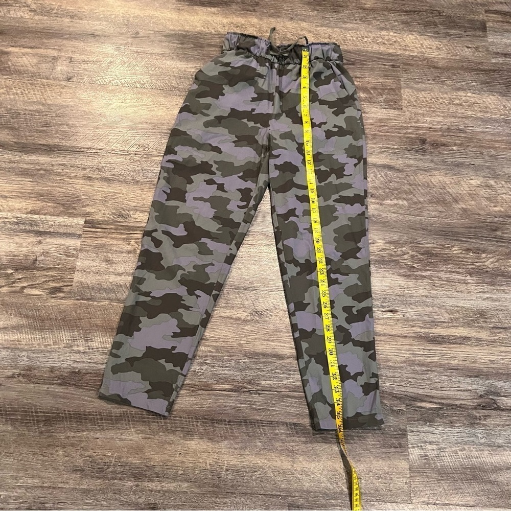 Lululemon Keep Moving Pant 7/8 High-Rise Heritage 365 Camo Dusky Lavender, Sz 4 - Picture 9 of 10